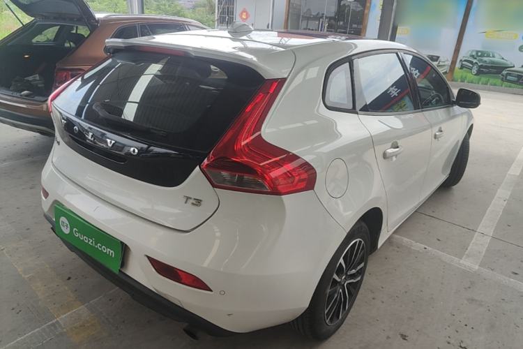 Used Volvo V40 2017 T3 Zhiyi Edition Rear Right 45 Deg