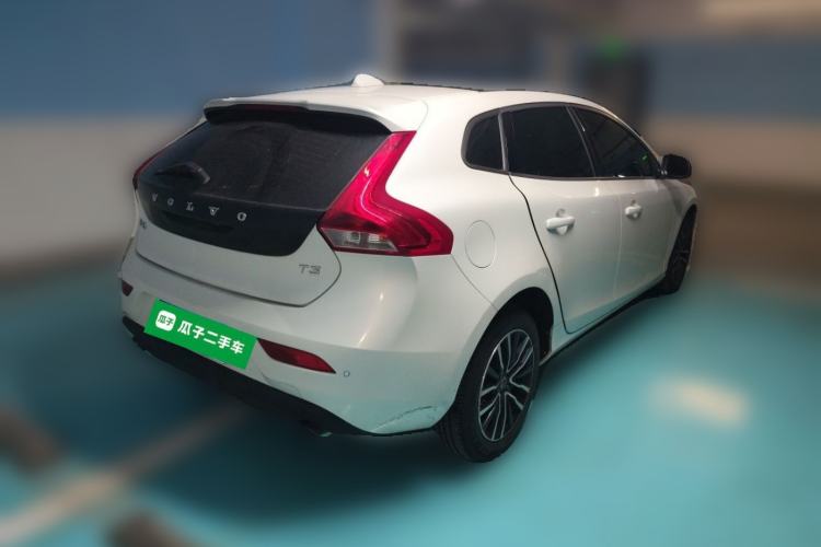 Used Volvo V40 2017 T3 Zhiyi Edition Rear Right 45 Deg