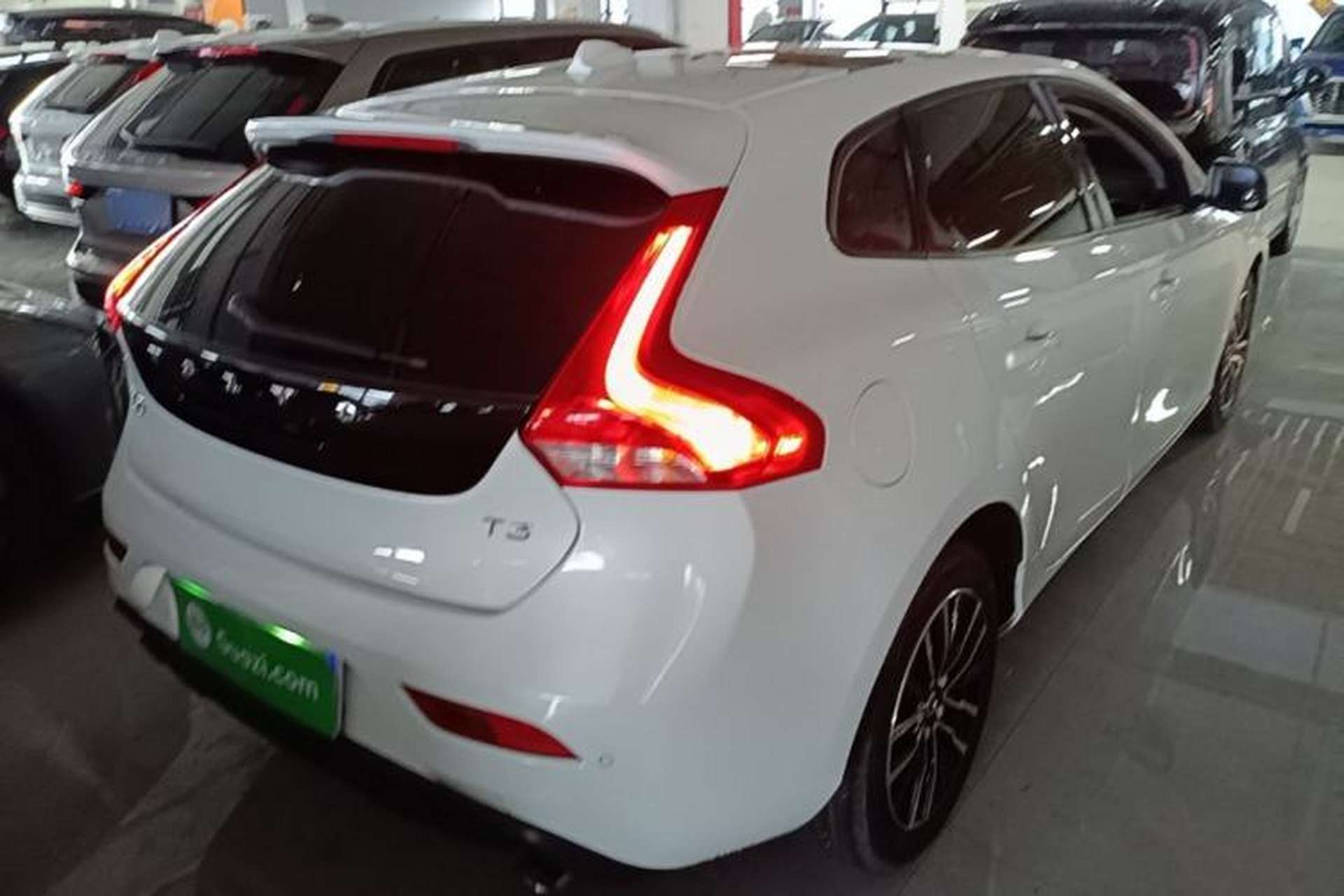 Used Volvo V40 2017 T3 Zhiyi Edition Rear Right 45 Deg