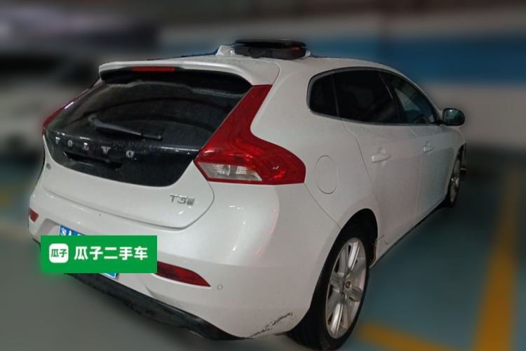 Used Volvo V40 2017 T3 Zhiya Edition Rear Right 45 Deg