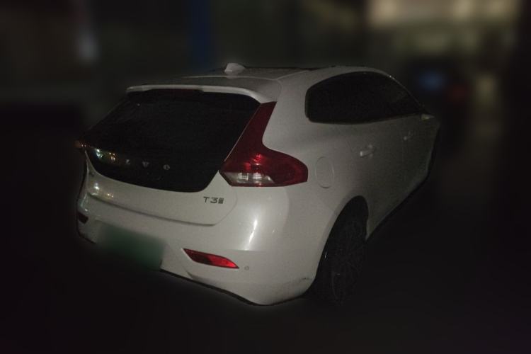 Used Volvo V40 2017 T3 Zhiya Edition Rear Right 45 Deg