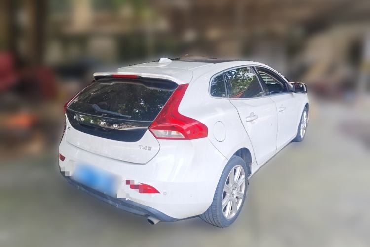 Used Volvo V40 2017 T3 Zhiya Edition Rear Right 45 Deg