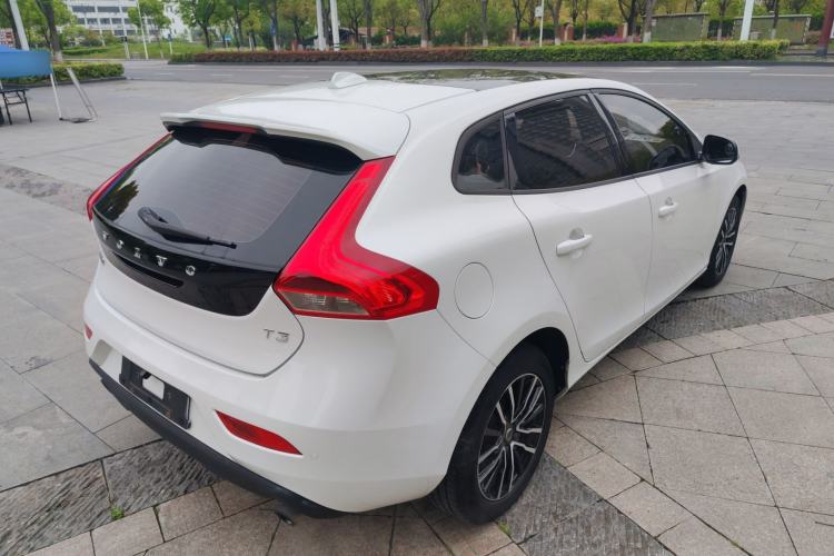 Used Volvo V40 2017 T3 Zhiyi Edition Rear Right 45 Deg