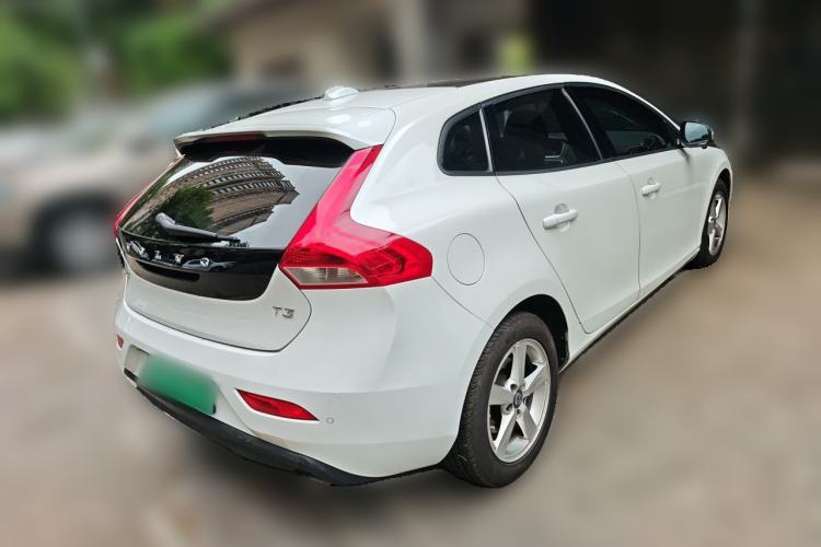 Used Volvo V40 2017 T3 Smart Edition Rear Right 45 Deg