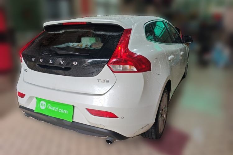 Used Volvo V40 2017 T3 Zhiya Edition Rear Right 45 Deg