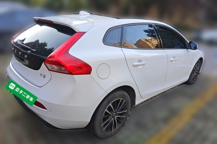 Used Volvo V40 2017 T3 Zhiyi Edition Rear Right 45 Deg