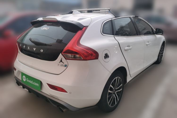 Used Volvo V40 2017 T3 Zhiyi Edition Rear Right 45 Deg