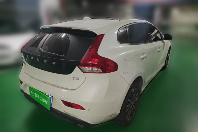 Used Volvo V40 2017 T3 Smart Edition Rear Right 45 Deg