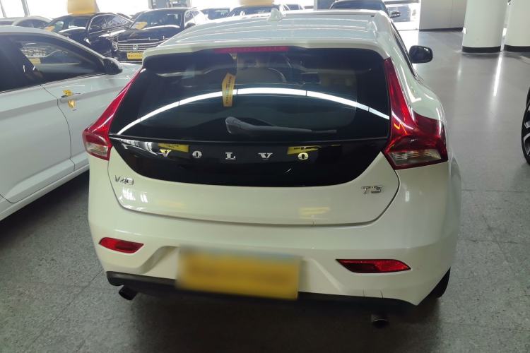 Used Volvo V40 2017 T3 Zhiyi Edition Rear