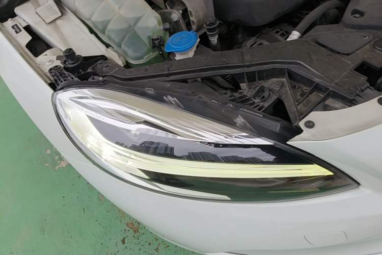Used Volvo V40 2017 T3 Zhiya Edition Right Front Headlight