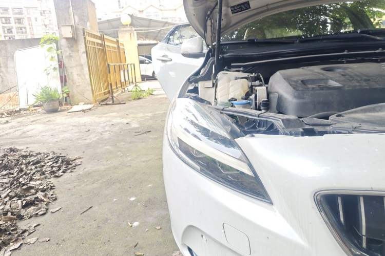 Used Volvo V40 2017 T3 Zhiya Edition Right Front Headlight