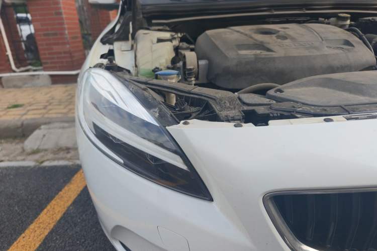 Used Volvo V40 2017 T3 Zhiyi Edition Right Front Headlight