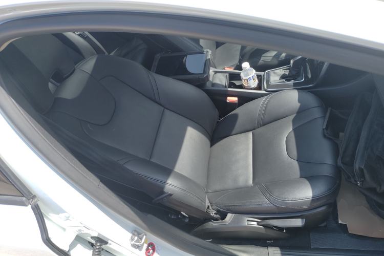 Used Volvo V40 2017 T3 Zhiyi Edition Right Front Seat
