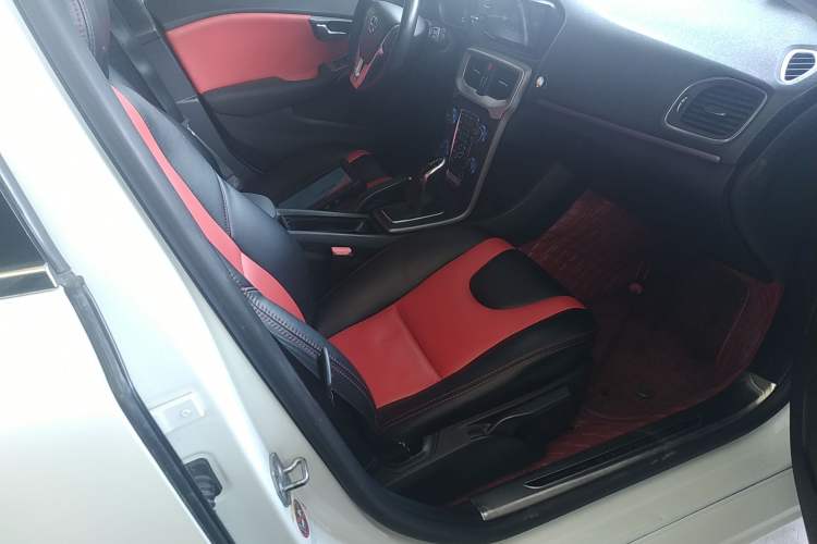 Used Volvo V40 2017 T3 Smart Edition Right Front Seat