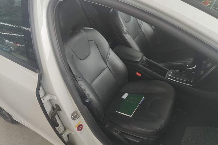 Used Volvo V40 2017 T3 Zhiyi Edition Right Front Seat