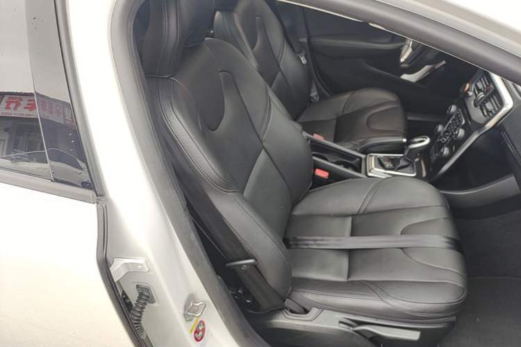 Used Volvo V40 2017 T3 Zhiyi Edition Right Front Seat