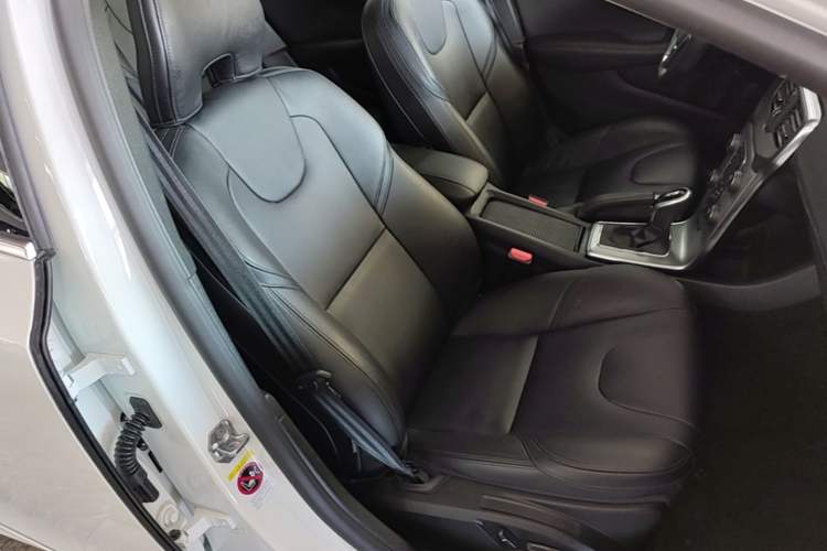 Used Volvo V40 2017 T3 Zhiya Edition Right Front Seat