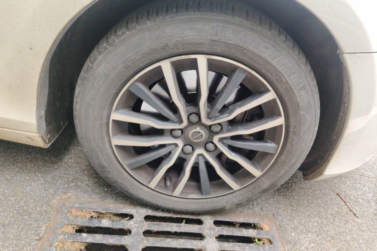 Used Volvo V40 2017 T3 Zhiya Edition Right Front Wheel Hub