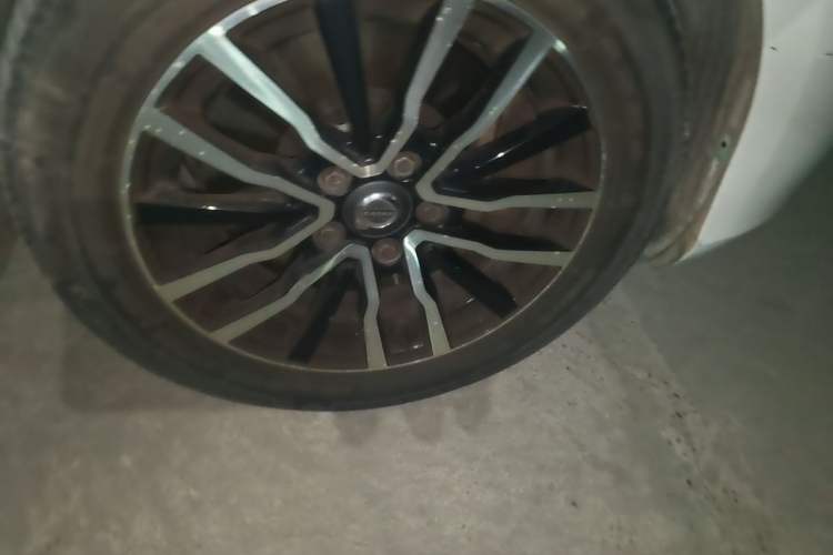 Used Volvo V40 2017 T3 Zhiyi Edition Right Front Wheel Hub