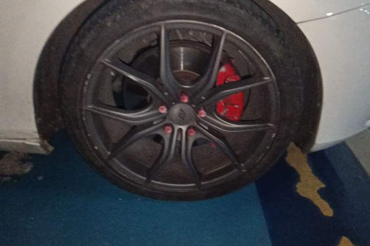 Used Volvo V40 2017 T3 Zhiyi Edition Right Front Wheel Hub