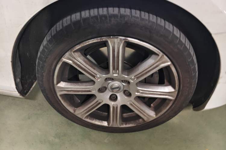Used Volvo V40 2017 T3 Zhiya Edition Right Front Wheel Hub