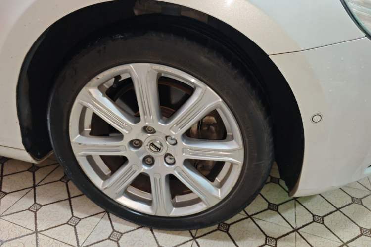 Used Volvo V40 2017 T3 Zhiya Edition Right Front Wheel Hub