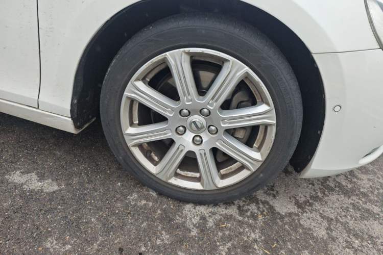 Used Volvo V40 2017 T3 Zhiya Edition Right Front Wheel Hub