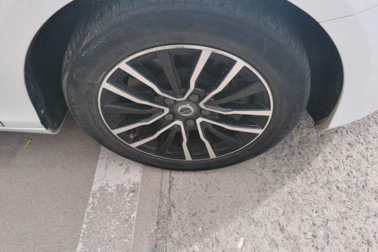 Used Volvo V40 2017 T3 Zhiyi Edition Right Front Wheel Hub