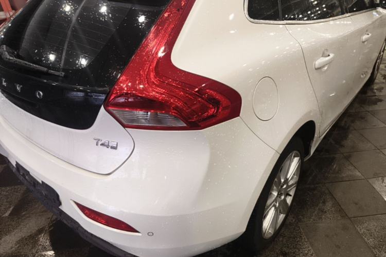 Used Volvo V40 2017 T4 Smart Luxury Edition Right Rear Taillight