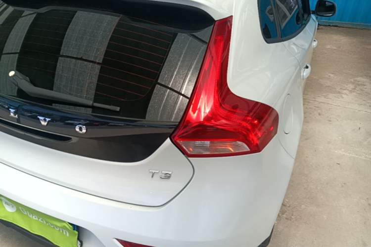 Used Volvo V40 2017 T3 Zhiyi Edition Right Rear Taillight