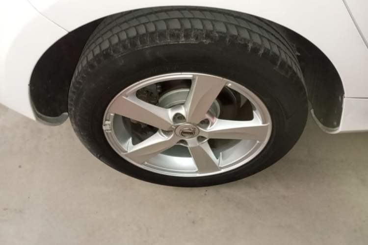 Used Volvo V40 2017 T3 Smart Edition Right Rear Wheel Hub