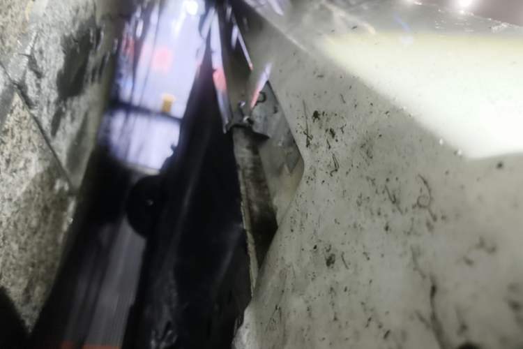Used Volvo V40 2017 T4 Smart Luxury Edition Right Side Sill