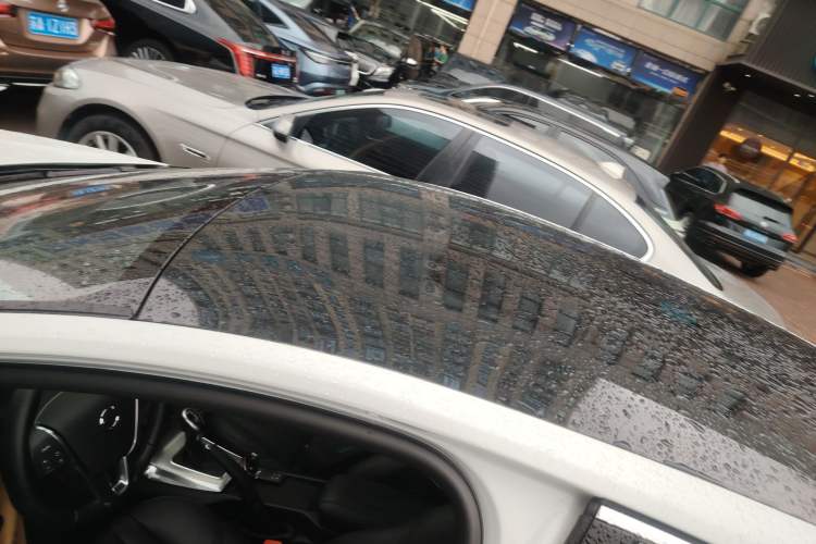 Used Volvo V40 2017 T3 Zhiya Edition Roof
