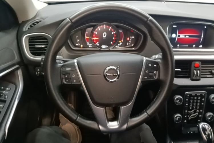 Used Volvo V40 2017 T3 Zhiyi Edition Steering Wheel