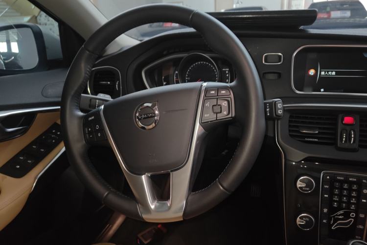Used Volvo V40 2017 T3 Zhiyi Edition Steering Wheel