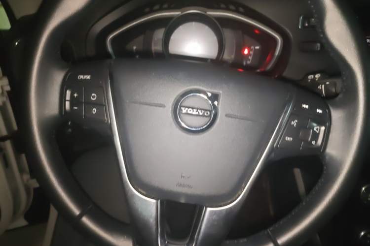 Used Volvo V40 2017 T3 Zhiyi Edition Steering Wheel