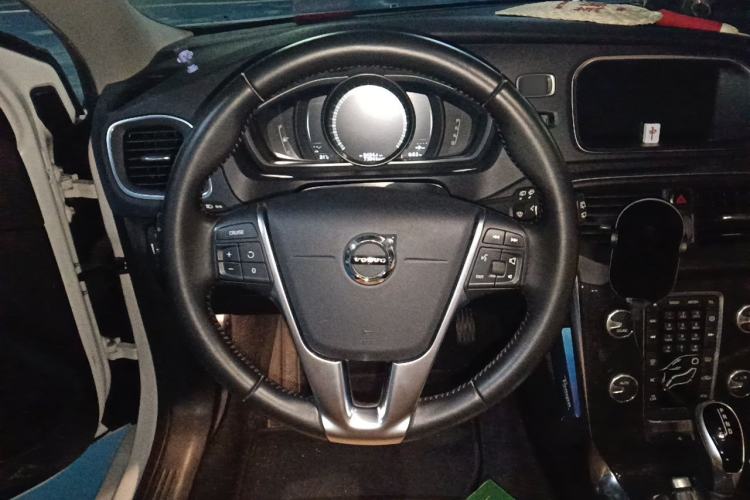 Used Volvo V40 2017 T3 Zhiyi Edition Steering Wheel