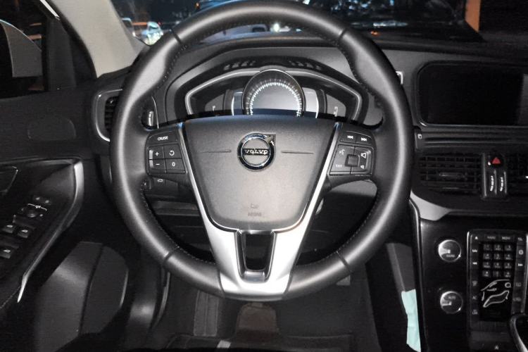 Used Volvo V40 2017 T3 Zhiyi Edition Steering Wheel
