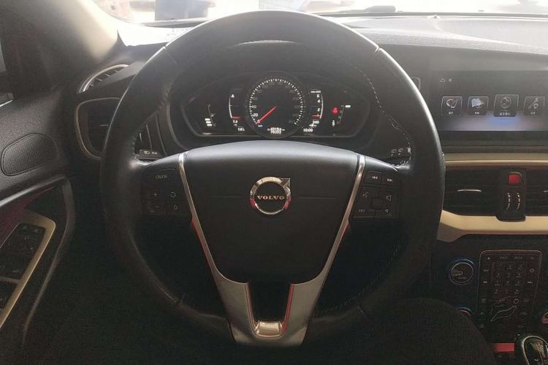 Used Volvo V40 2017 T3 Smart Edition Steering Wheel