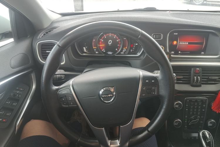 Used Volvo V40 2017 T3 Zhiyi Edition Steering Wheel