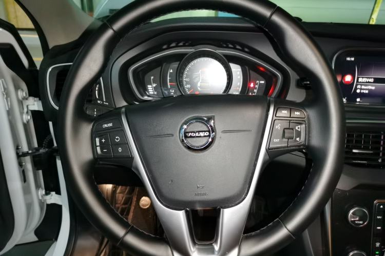 Used Volvo V40 2017 T3 Zhiyi Edition Steering Wheel