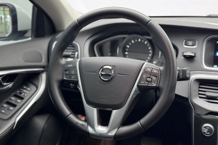 Used Volvo V40 2017 T3 Zhiyi Edition Steering Wheel