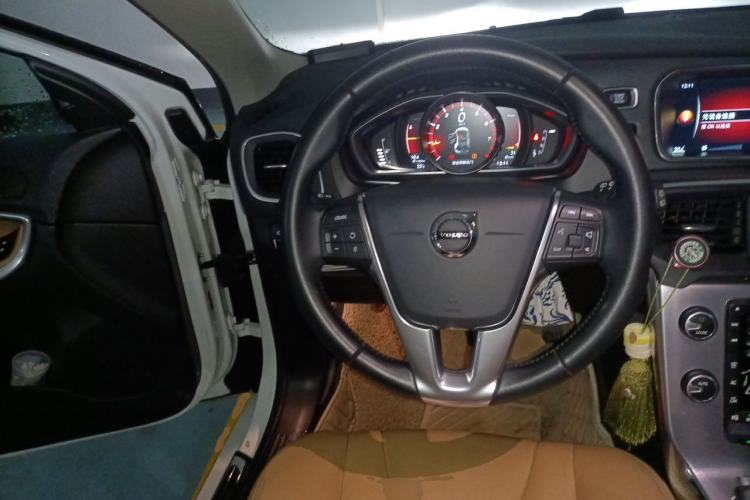 Used Volvo V40 2017 T3 Zhiya Edition Steering Wheel