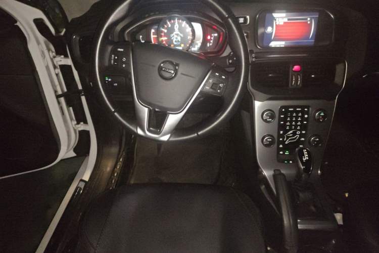 Used Volvo V40 2017 T3 Zhiya Edition Steering Wheel