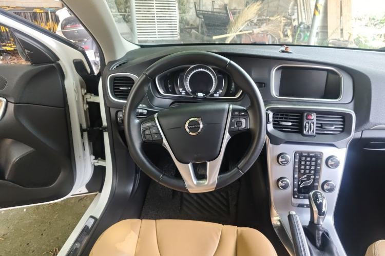 Used Volvo V40 2017 T3 Zhiya Edition Steering Wheel