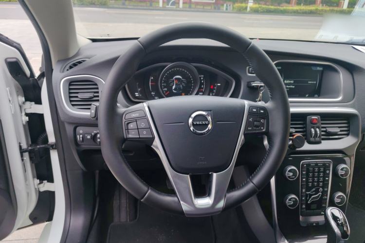 Used Volvo V40 2017 T3 Zhiyi Edition Steering Wheel