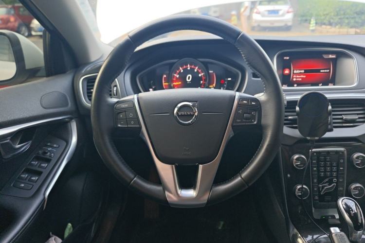 Used Volvo V40 2017 T3 Zhiyi Edition Steering Wheel