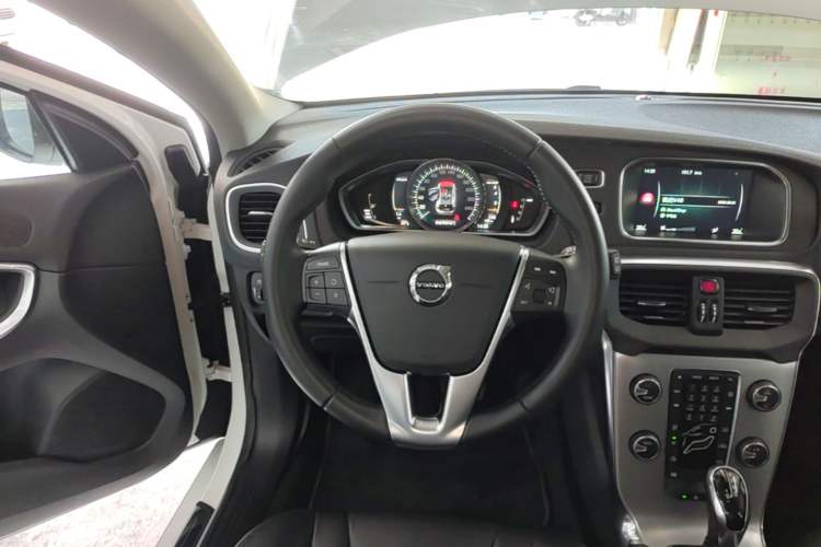 Used Volvo V40 2017 T3 Zhiya Edition Steering Wheel