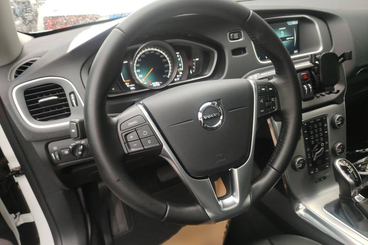 Used Volvo V40 2017 T3 Zhiya Edition Steering Wheel