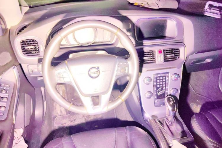 Used Volvo V40 2017 T3 Zhiyi Edition Steering Wheel